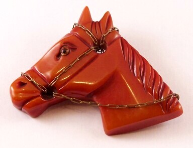 BP210 rust resin horse pin